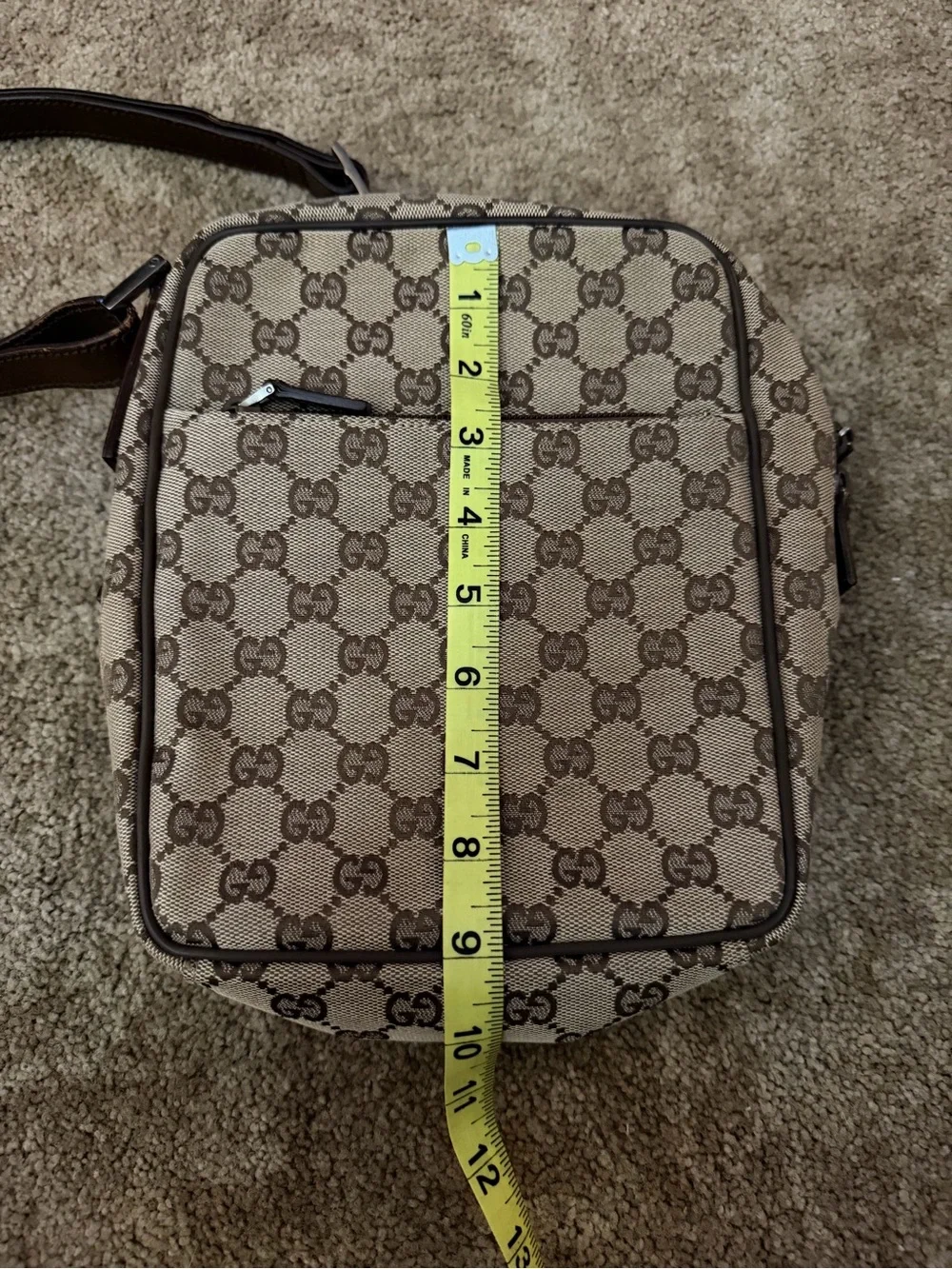 Gucci compact messenger